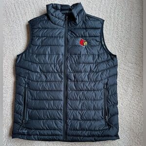 COLUMBIA LOUISVILLE CARDINALS MENS BLACK POWDER LITE SLEEVELESS JACKET